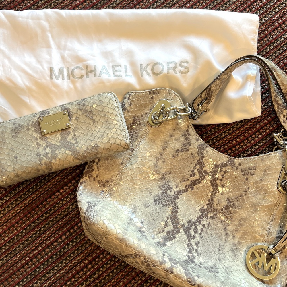 Michael Kors purse and matching wallet set